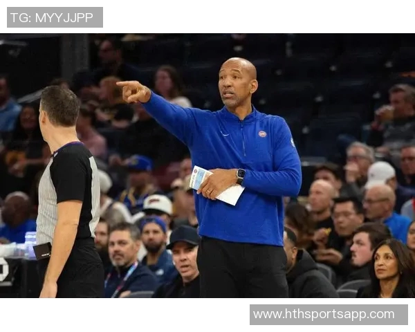 格莱姆斯回应后卫线拥挤问题强调加速比赛节奏提升球队表现