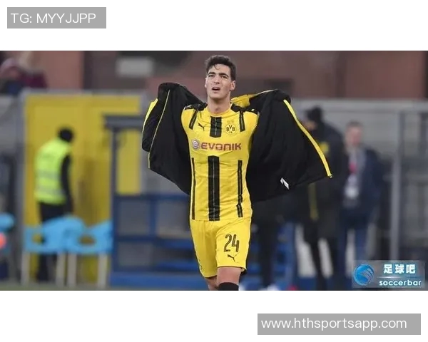 多特蒙德回顾曾效力的西班牙球员梅里诺与巴尔特拉的精彩瞬间