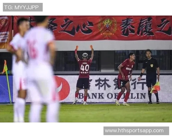 中超联赛进入白热化阶段剩余两轮正倒数球队仅差一分竞争激烈