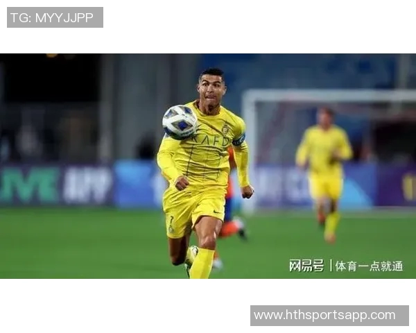 C罗庆祝球队亚冠小组赛五连胜成功晋级头名荣耀时刻